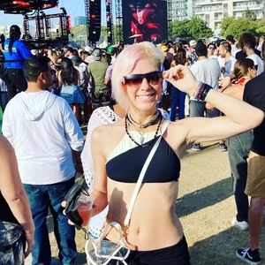 Meet your Posher, Elise